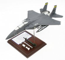 F-15E STRIKE EAGLE